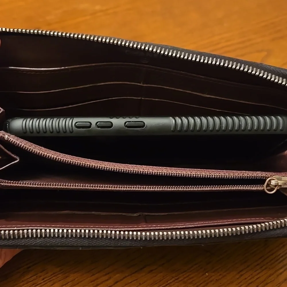 CHANEL Black Calfskin Leather Long Zip Top Wallet Brass Hardware Authentic COA - Picture 15 of 16